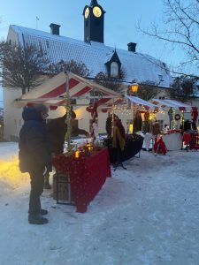 Läs mer om artikeln Julmarknad första advent